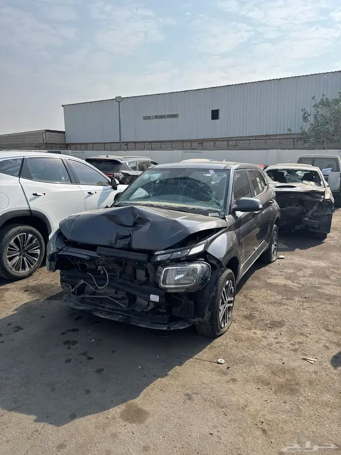 سيارات مصدومه 37