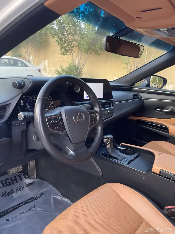 لكزس 250 فئة AA موديل 2023 14