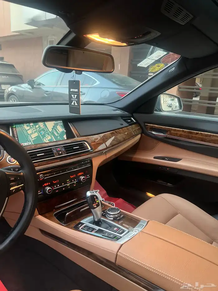 بي ام دبليو 2015 فل كامل 730 نظيف 7