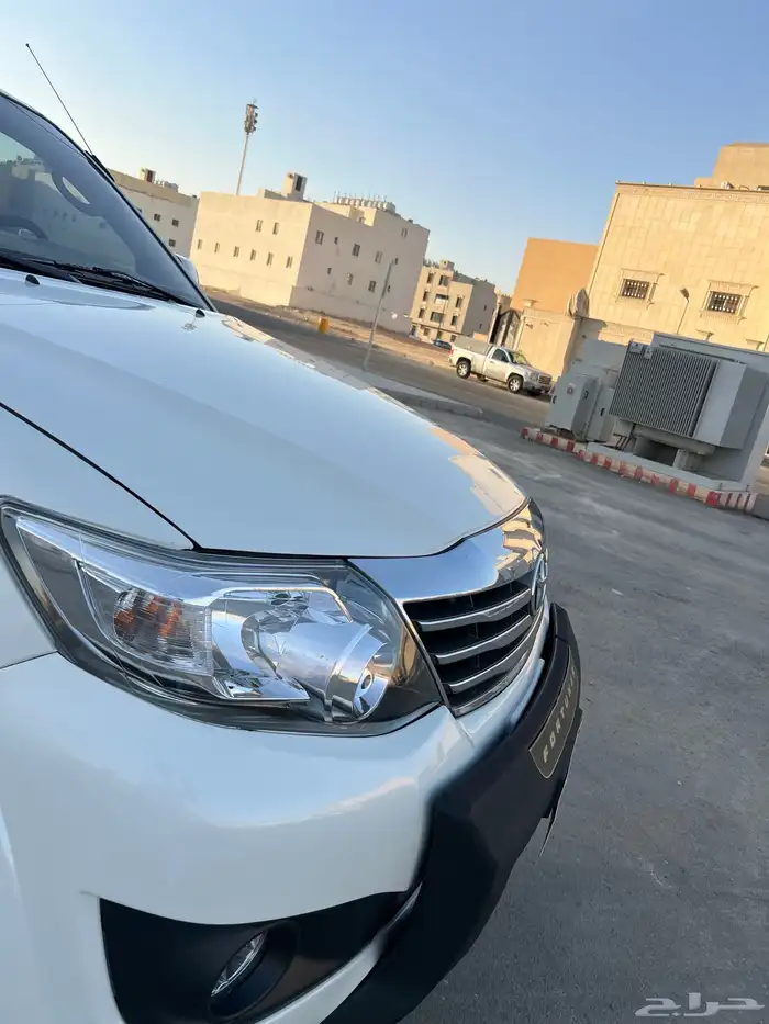 للبيع فورتشنر 2015 مخزن 4 سلندر تماتيك سعودي 4