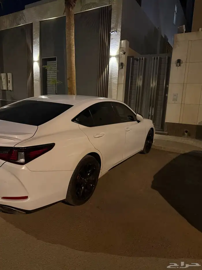 لكزس es سبورت 4