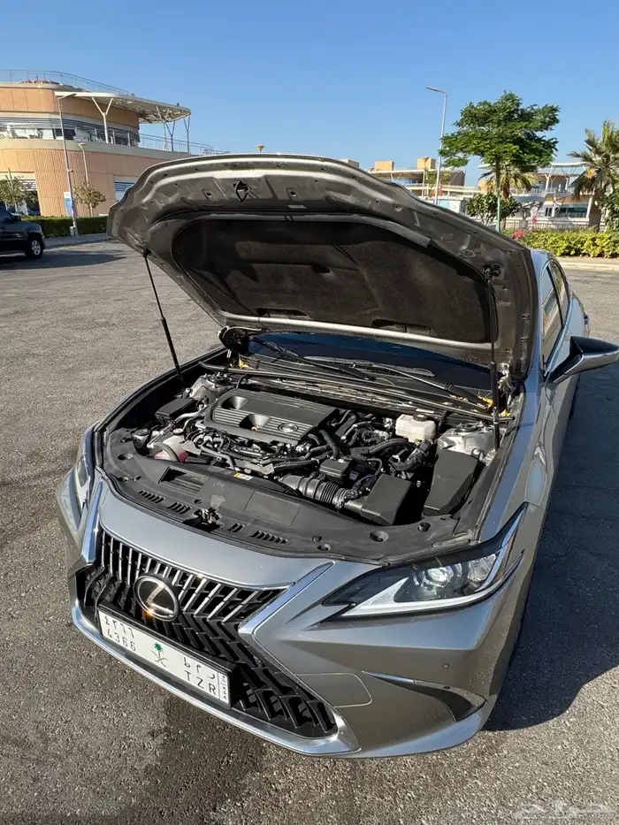 لكزس ES 300h 2024 للبيع 8