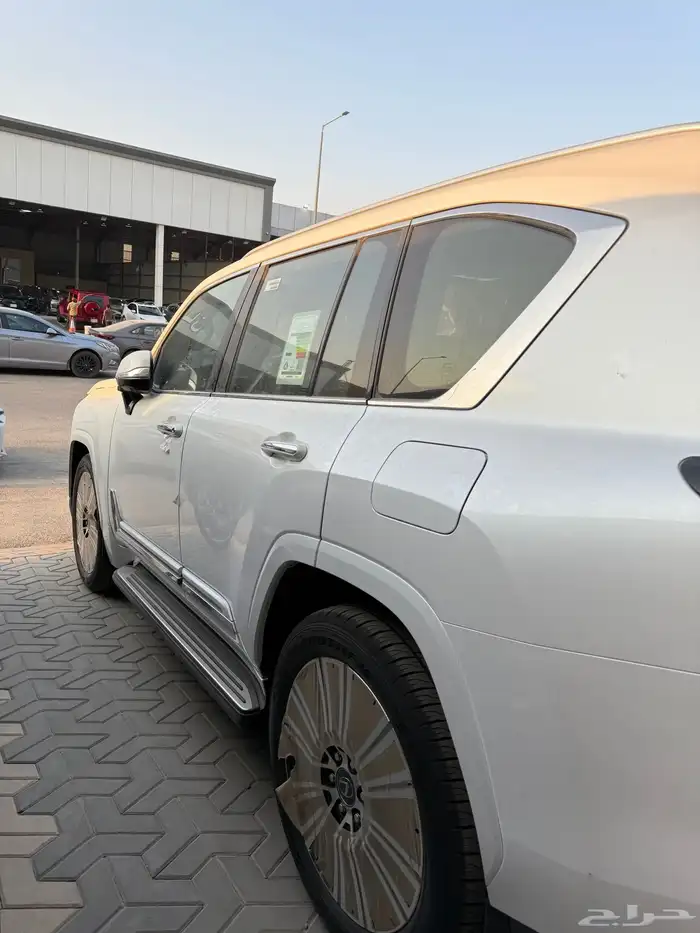 لكزس (2025-Lx600-BB) فل كامل سعودي 5