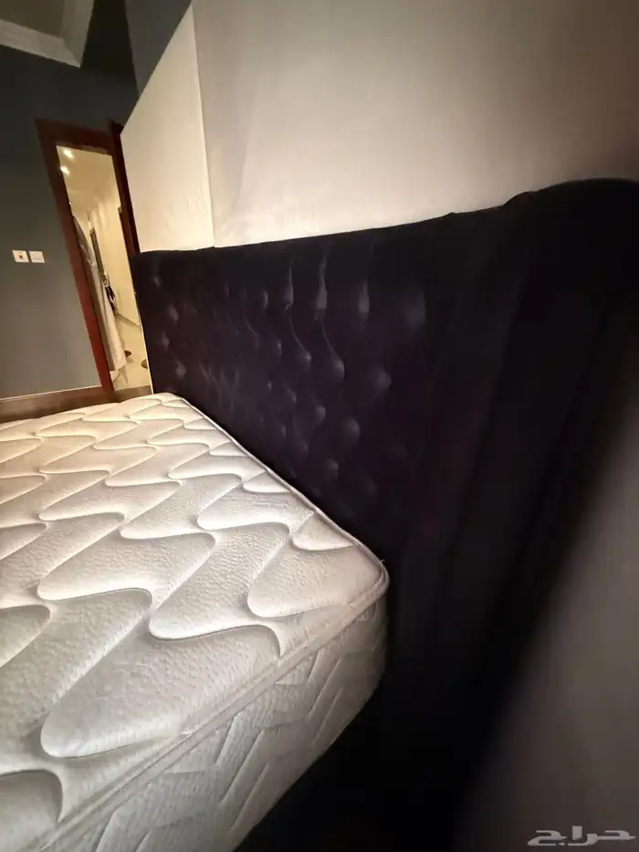 سرير حجم كوين مع مرتبه من سليب هاي Cool 1