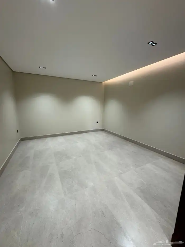 للبيع فيلا مودرن دورين وملحق بحي راقي واصل جميع الخدمات 7