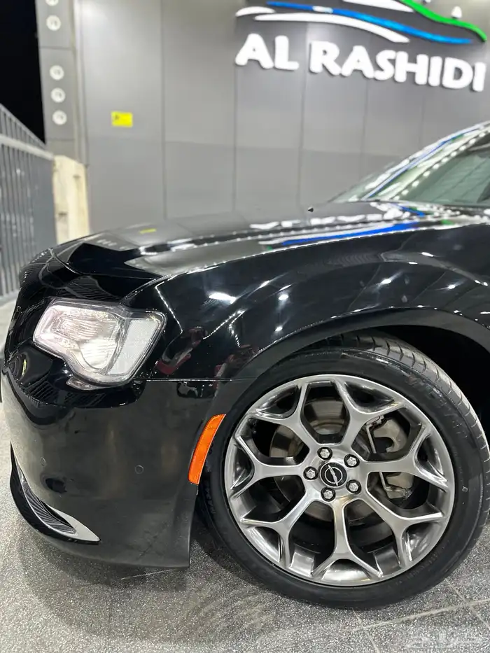 كرايزلر C300 اسود 2021 هيمي V8 5.7 معرض(عبيد الرشيدي) 3