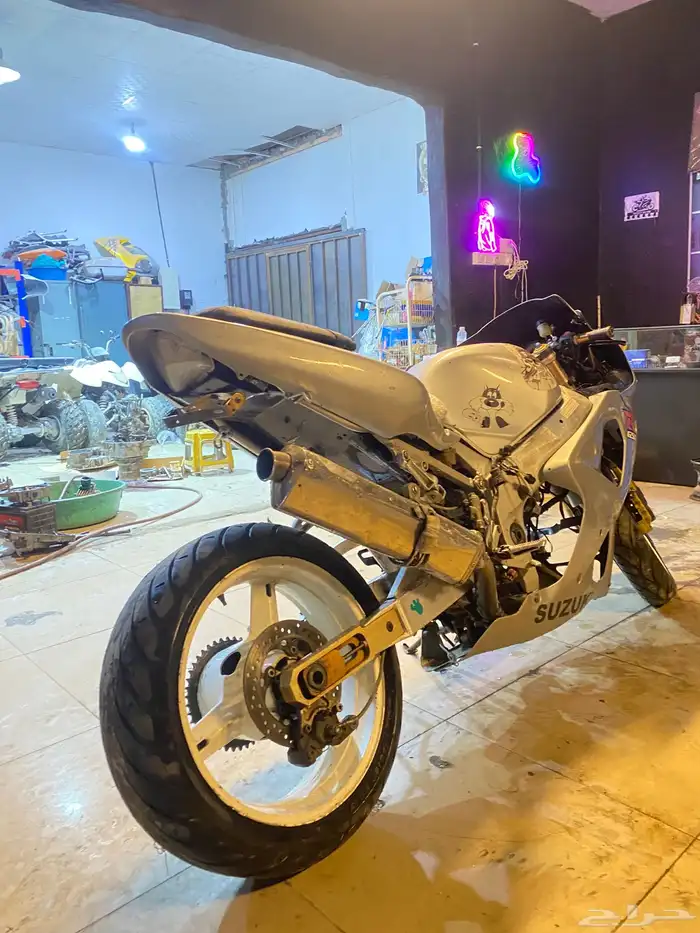 للبيع قطع غيار تشليح دباب سزوكي ريس الف 3