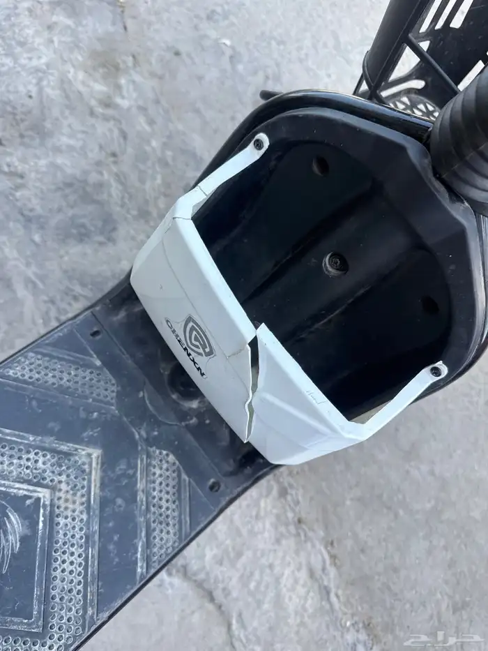 للبيع سكوتر شغال نضيف ب 700 لتواصل   966 57 605 3443 3