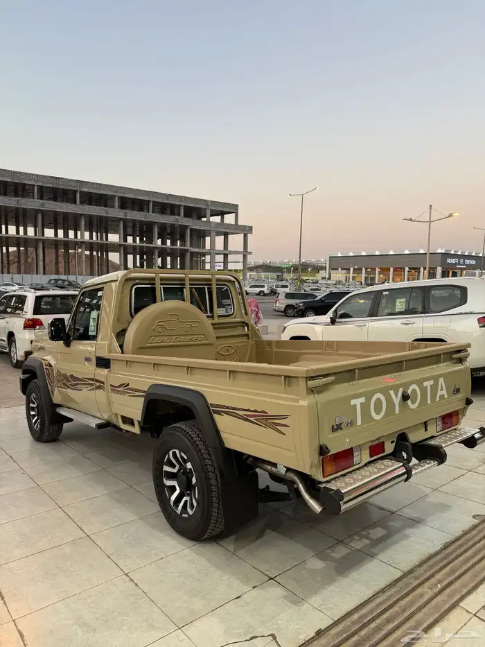 شاص رفرف بنزين اتوماتيك فل كامل 2025 سعودي شبه جديد 4