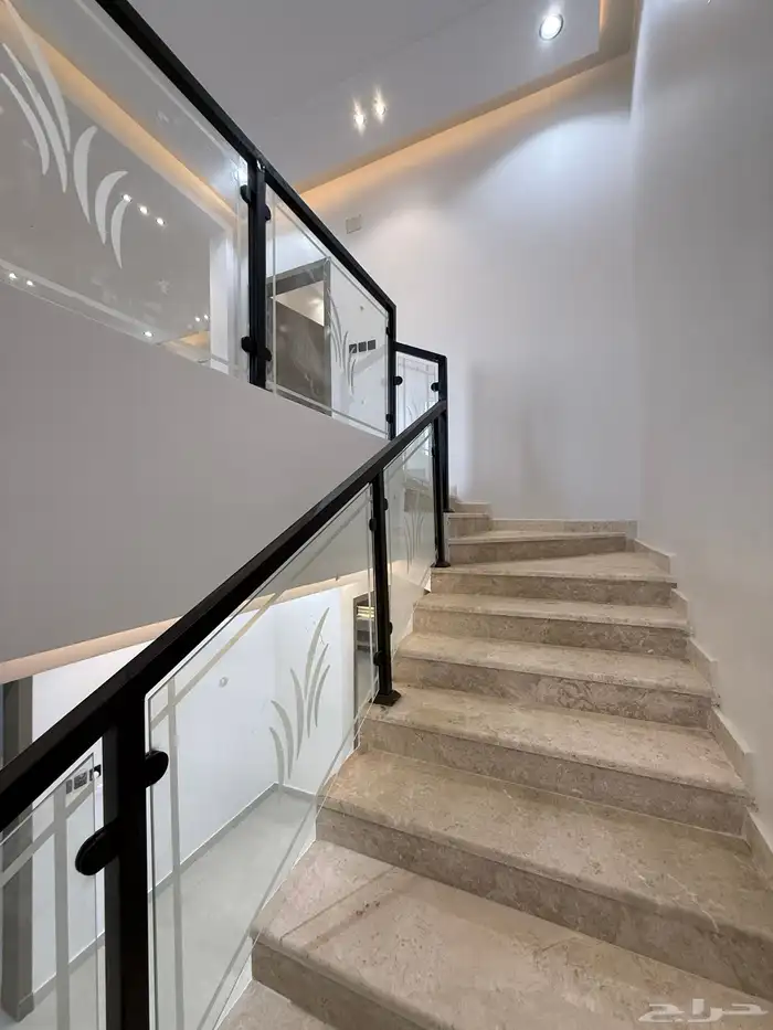 للبيع شقق ارضيه وارواف علويه بأسعار صيدة بموقع مميز بالخميس 41