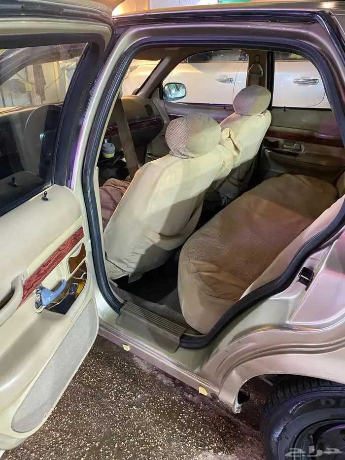 فورد ماكيز 2000 6