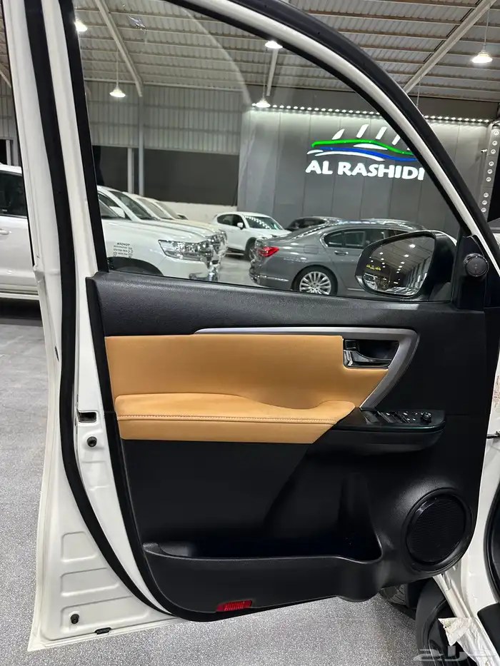 فورشنر ديزل 2021 بريمي دبل دفلك لدى معرض(الرشيدي) 20