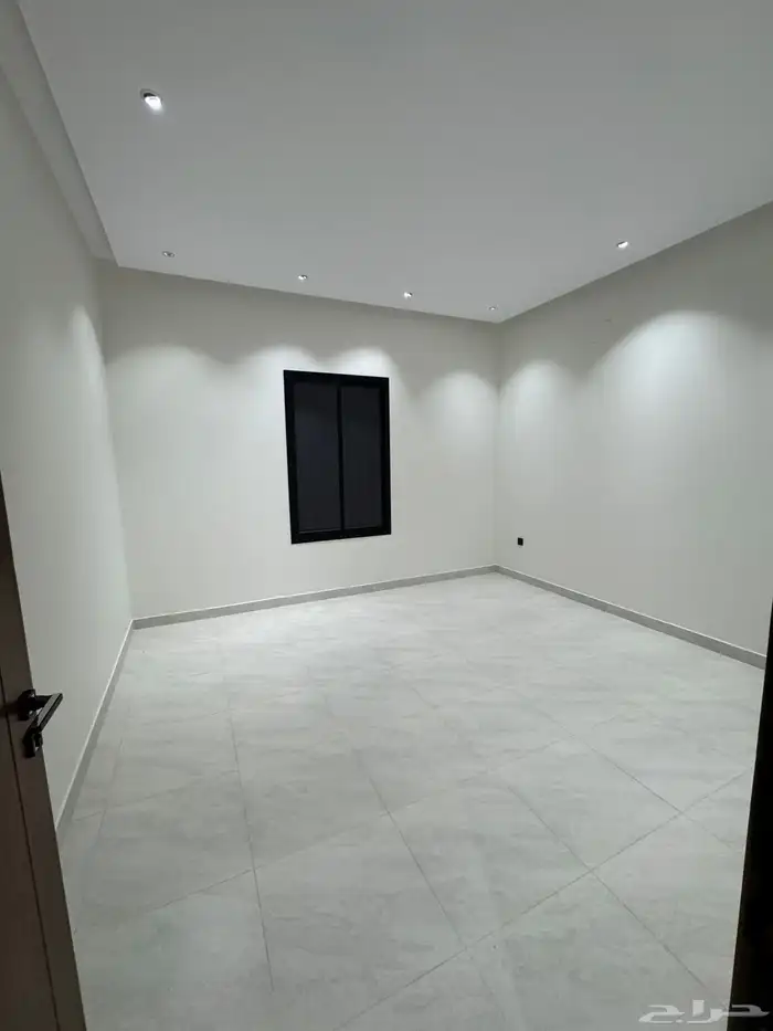 للبيع بالمحاله روف علوي بمدخل سياره تشطيب vip 22