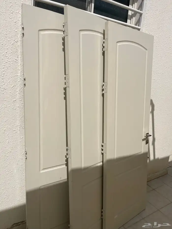 أبو اب خشب 130 في 80 استخدام سنه سبب البيع تغيير ابواب الم 1