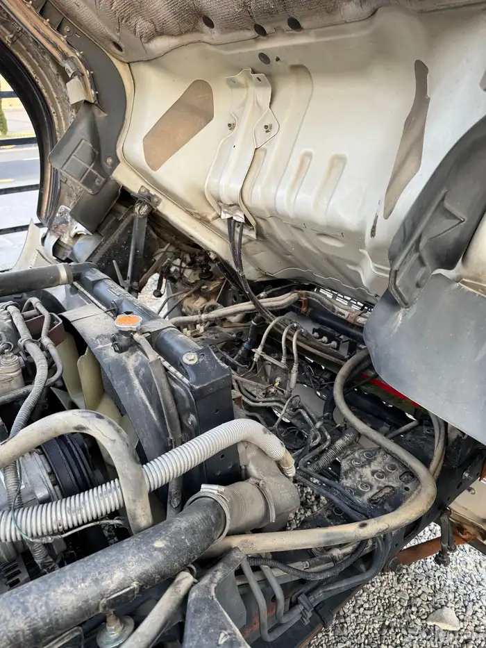 للبيع سطحه ايسوزو باخشب 25