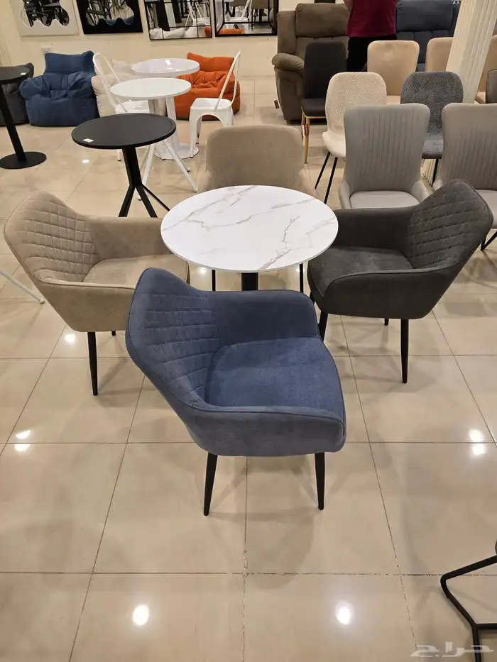 طاولات كافي مع كراسي جاهزة وتفصيل للفنادق والجلسات الخارجية 13