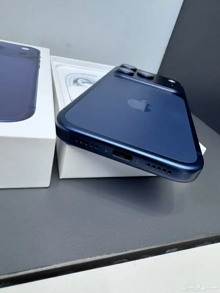 ايفون 17 برو 1 تيرا ازرق ضمان حاسبات شبه جديد فقط ب5900 6