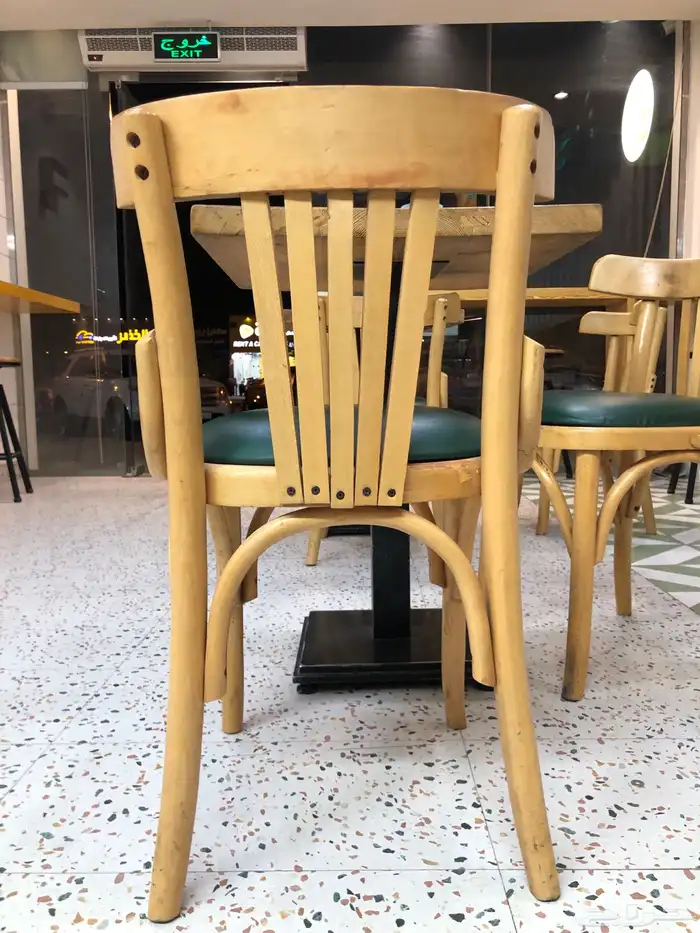 كراسي وطاولات 0