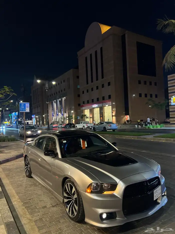 دوج تشارجر 8