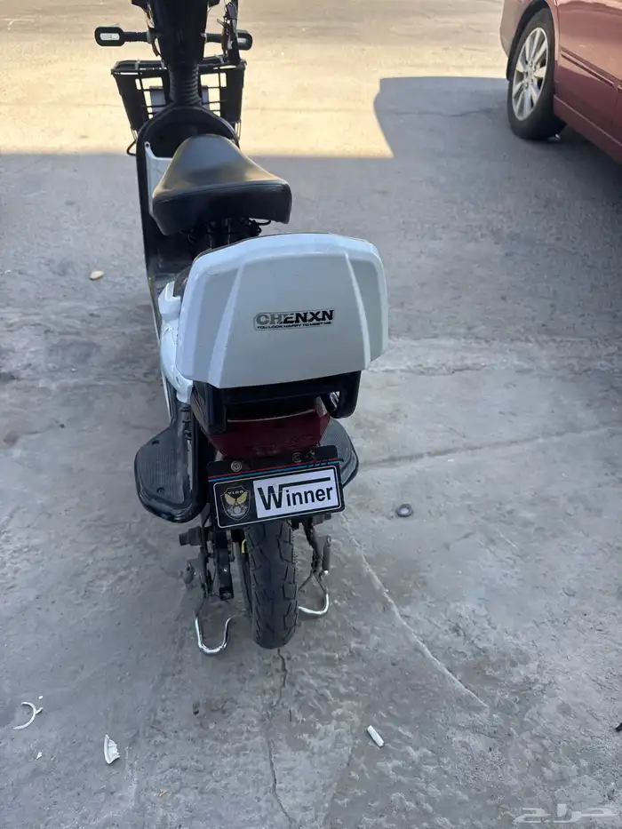 للبيع سكوتر شغال نضيف ب 700 لتواصل   966 57 605 3443 1