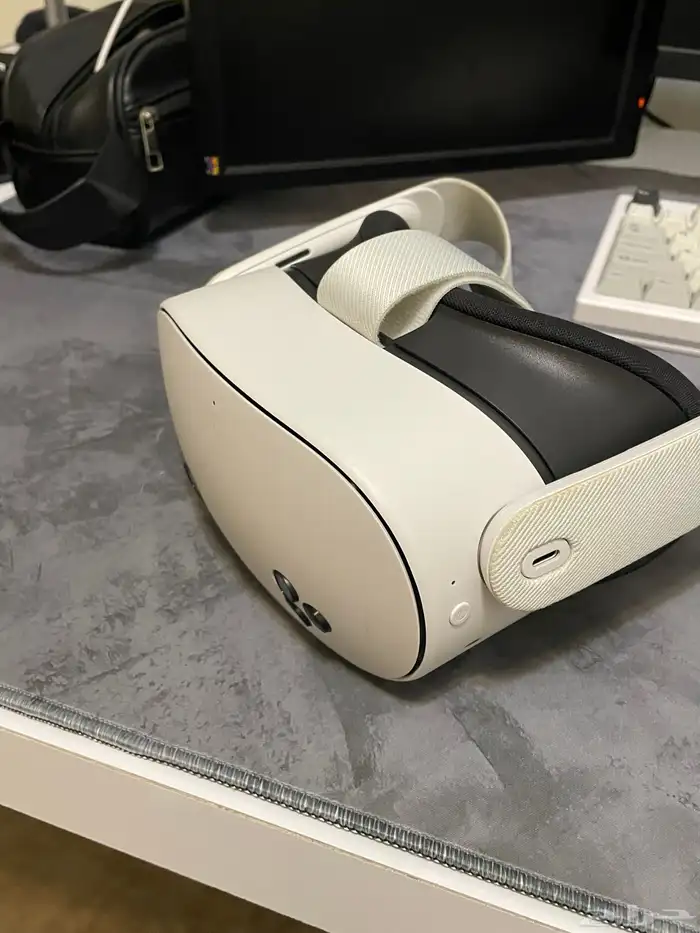 نظارة VR Meta Quest 3s 2