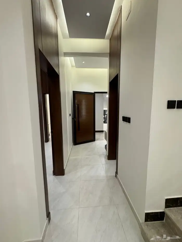 للبيع بالمحاله روف علوي بمدخل سياره تشطيب vip 11