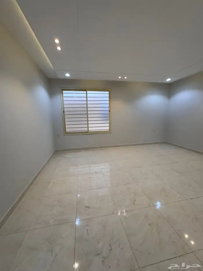 للبيع فيلا مستقله دورين وملحق مساحه كبيره من 840 الف 23