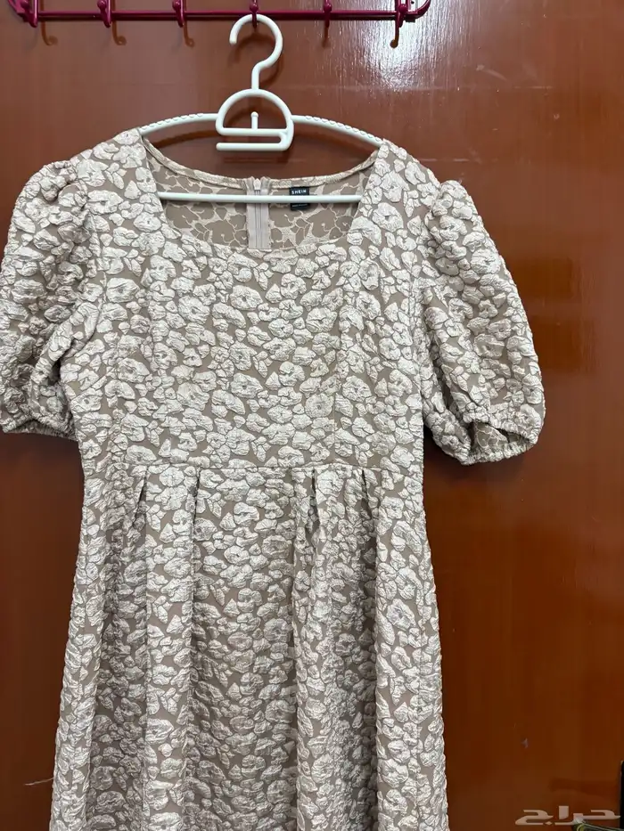 فستان ذهبي 1