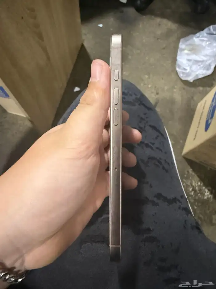 ايفون 16 برو مكس للبيع 3