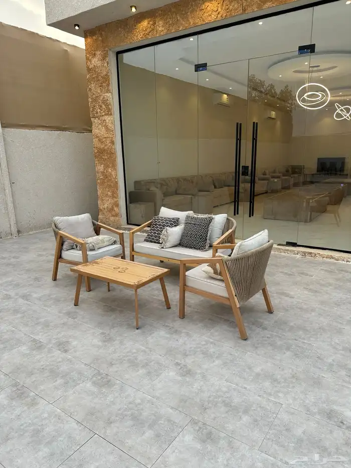 للايجار السنوي شاليه فاخر بالعمارية مساحته 1000 متر 9