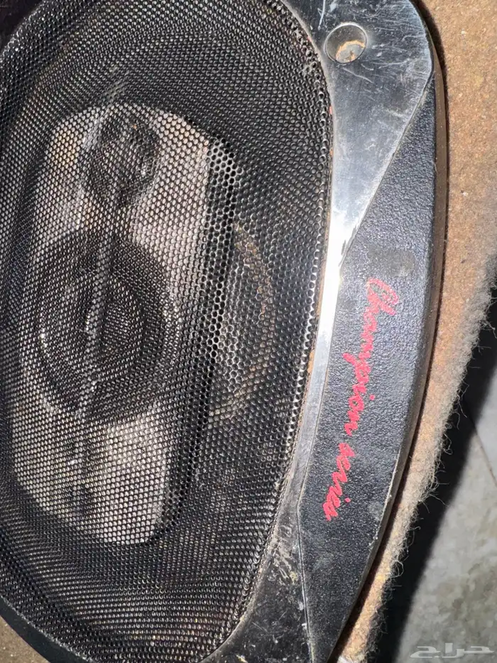 سماعات بينور بصندوق كانو في جيب ربع 2