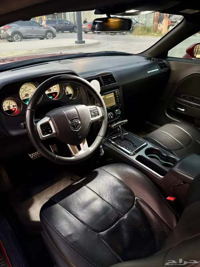 تشالنجر 2011 V6 احمر مميز - سستم صوت وصيانه منتظم 4