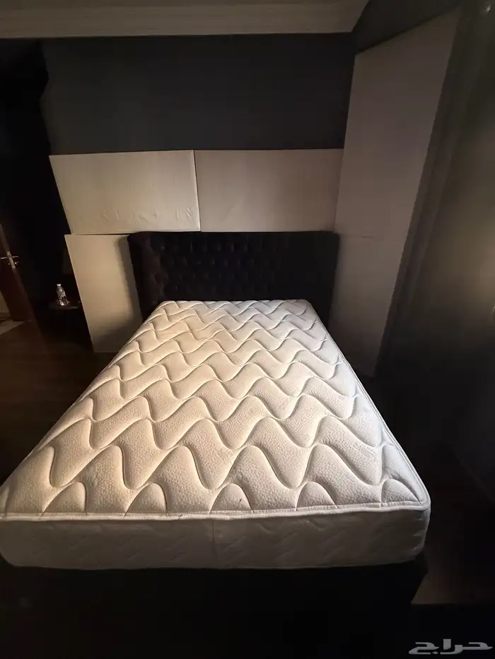 سرير حجم كوين مع مرتبه من سليب هاي Cool 0