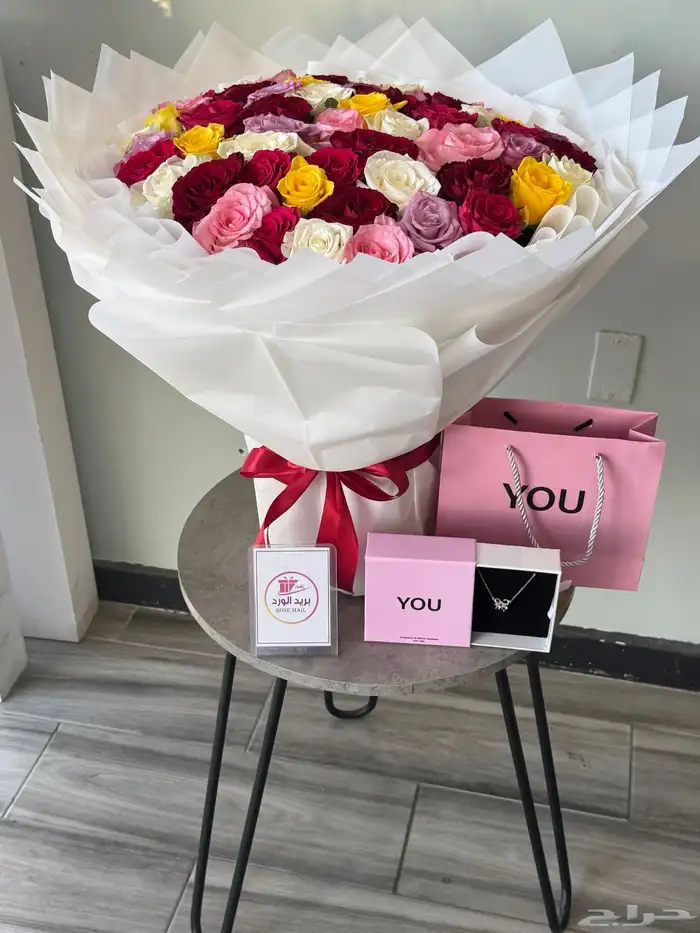 سلسال يو فضه مع باقه ورد 50 حبه جوري 1