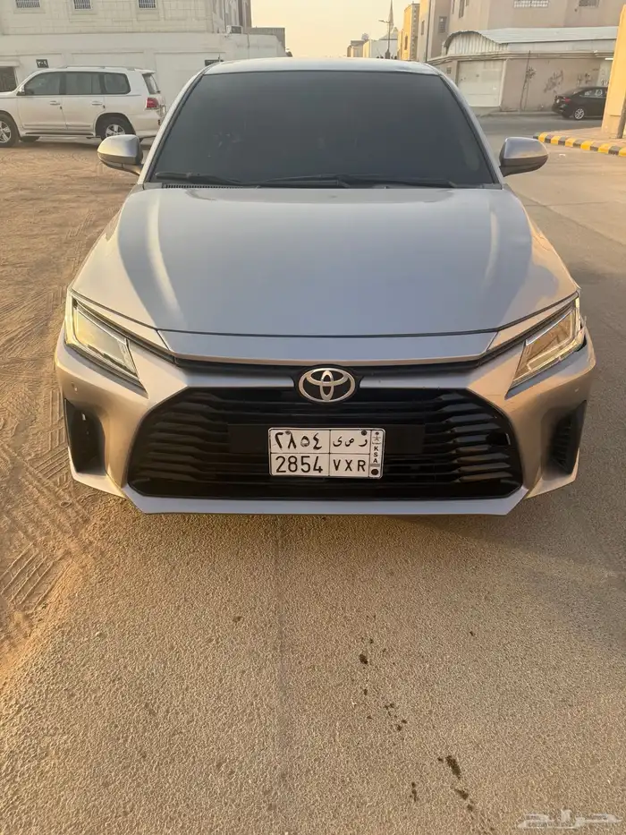 يارس 2023 للبيع لون سلفر 0