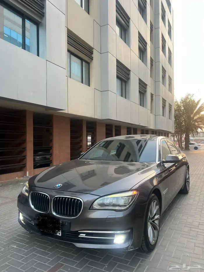 بي ام دبليو 2015 فل كامل 730 نظيف 1