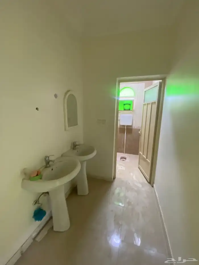 شقه للإيجار بحي طيبه 9