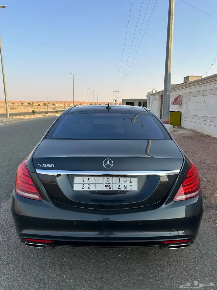 مرسيدس 2015 حجم 550 البيع بدون اللوحه 17