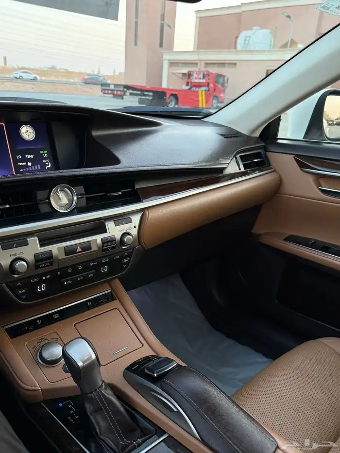 لكزس 2017 ممشى قليل 4