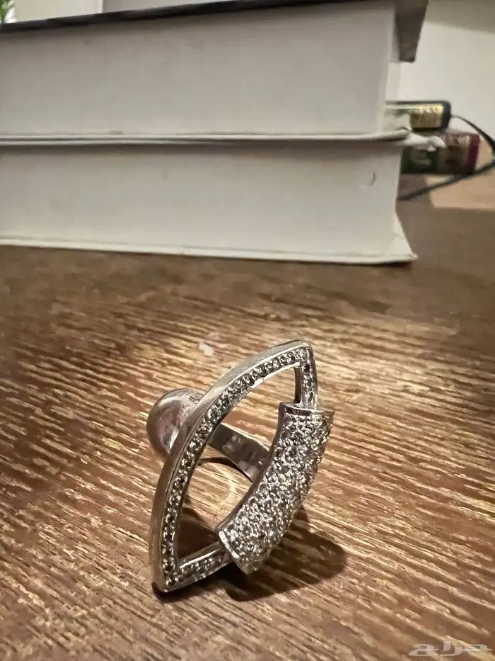 خاتم الماس له 23 سنه وزنه 12 5 1