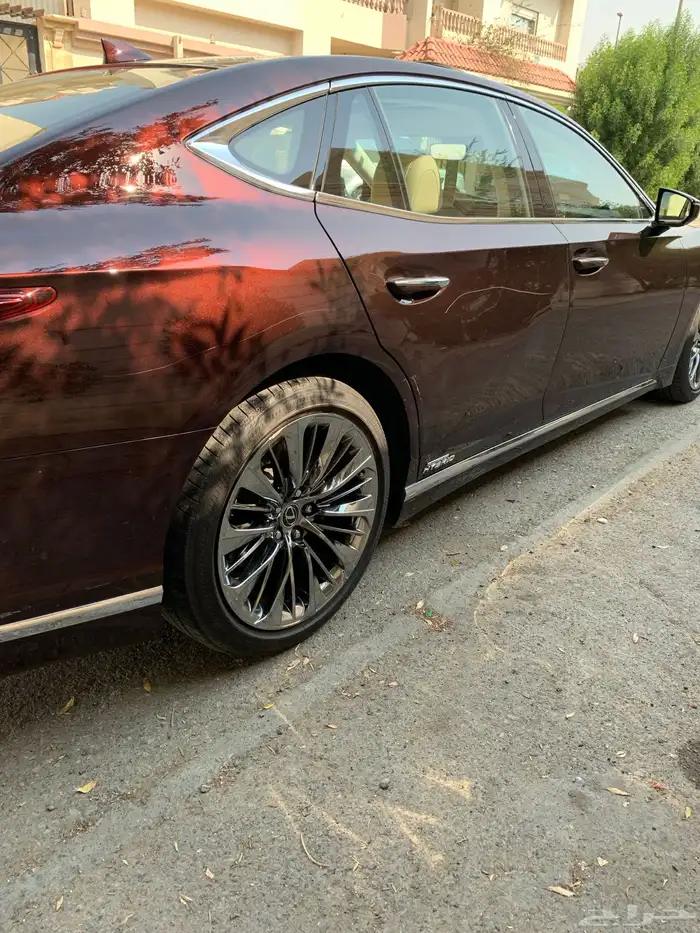 لكزس LS500h 2019 4