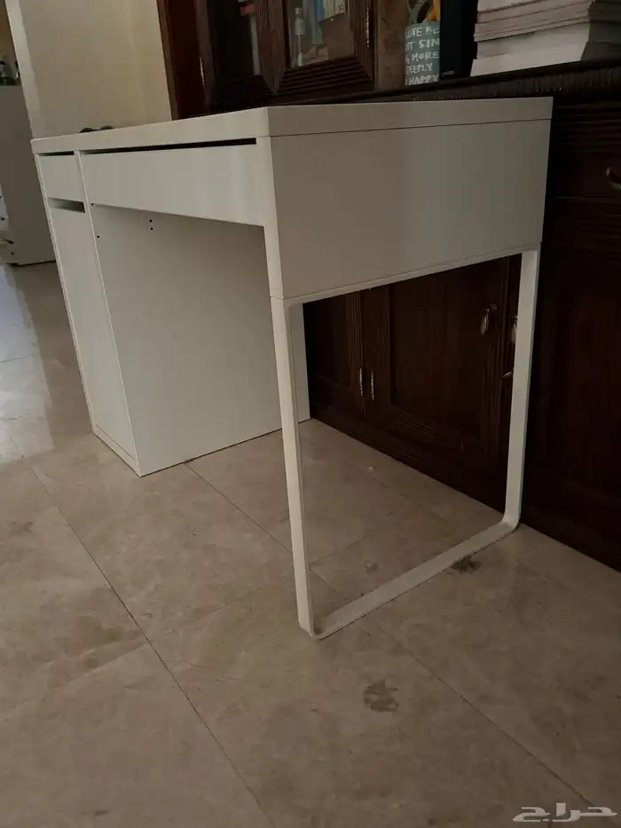 طاولة مكتب من ايكيا 2