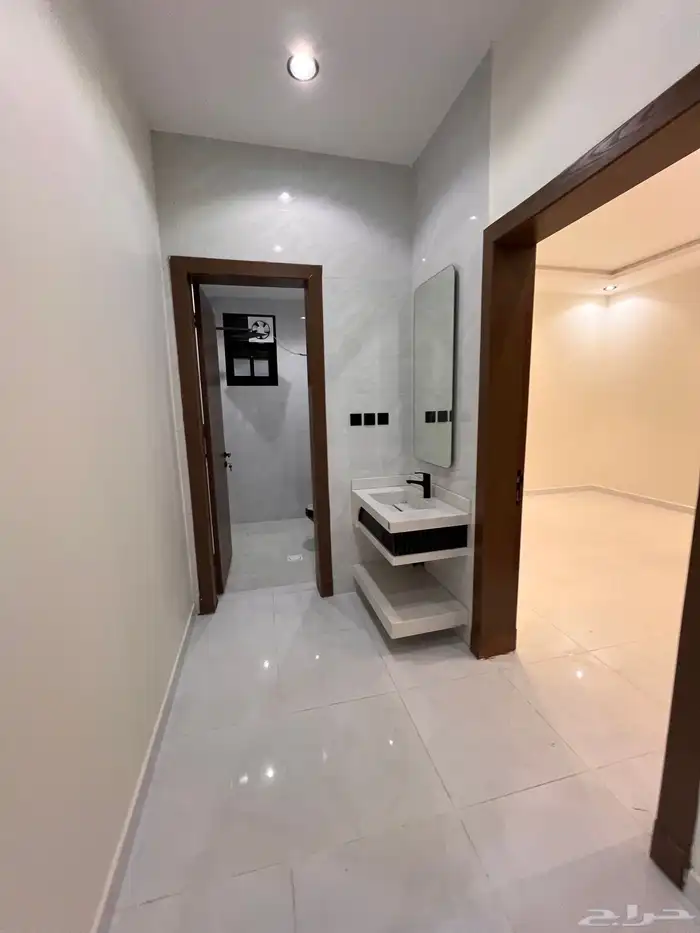 للبيع فيلا روف مع ملحق حى الراقى خميس مشيط780 الف 33