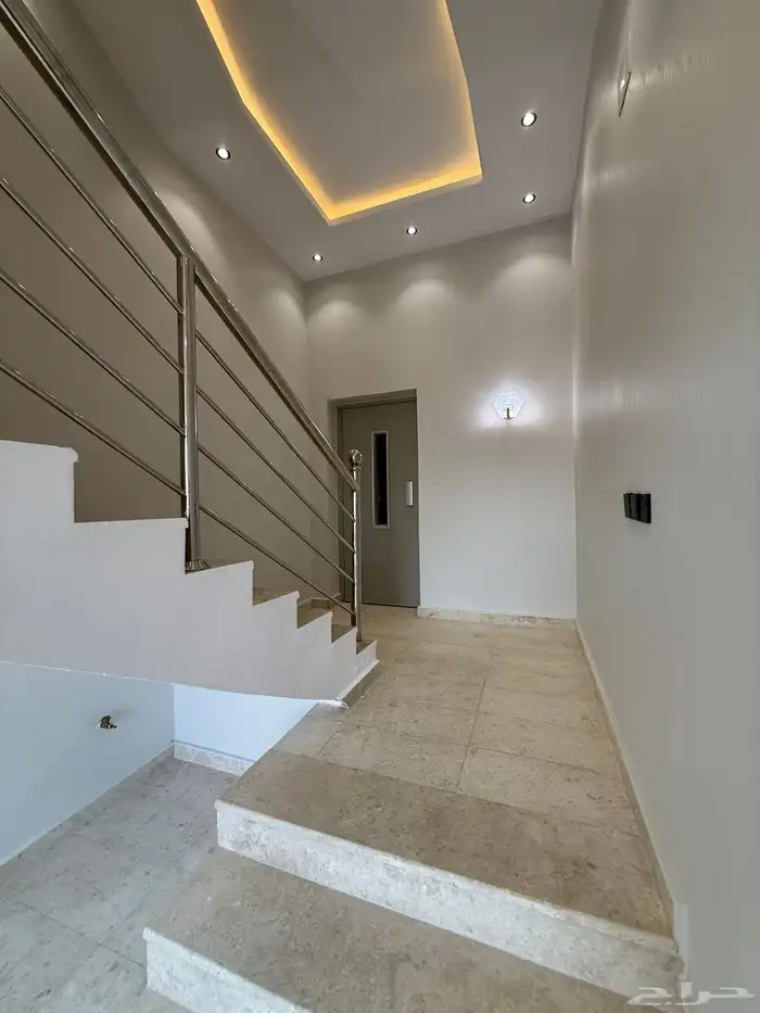 للبيع شقق ارضيه وارواف علويه بأسعار صيدة بموقع مميز بالخميس 22