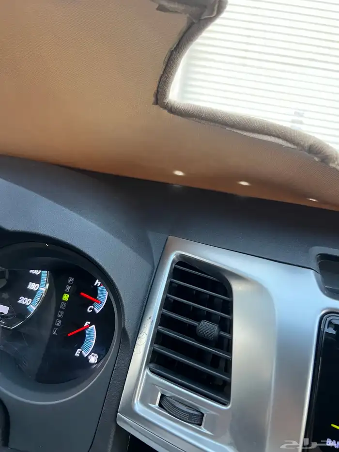 للبيع فورتشنر 2015 مخزن 4 سلندر تماتيك سعودي 35