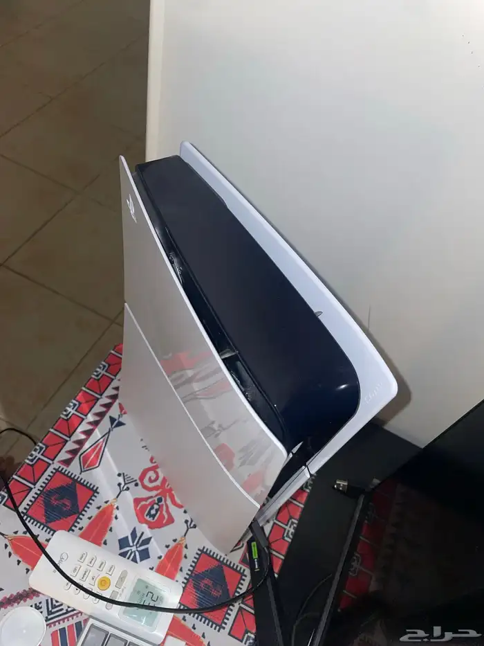 بلايستيشن فايف بدون يد وسلك اليد نظيف جدا 0
