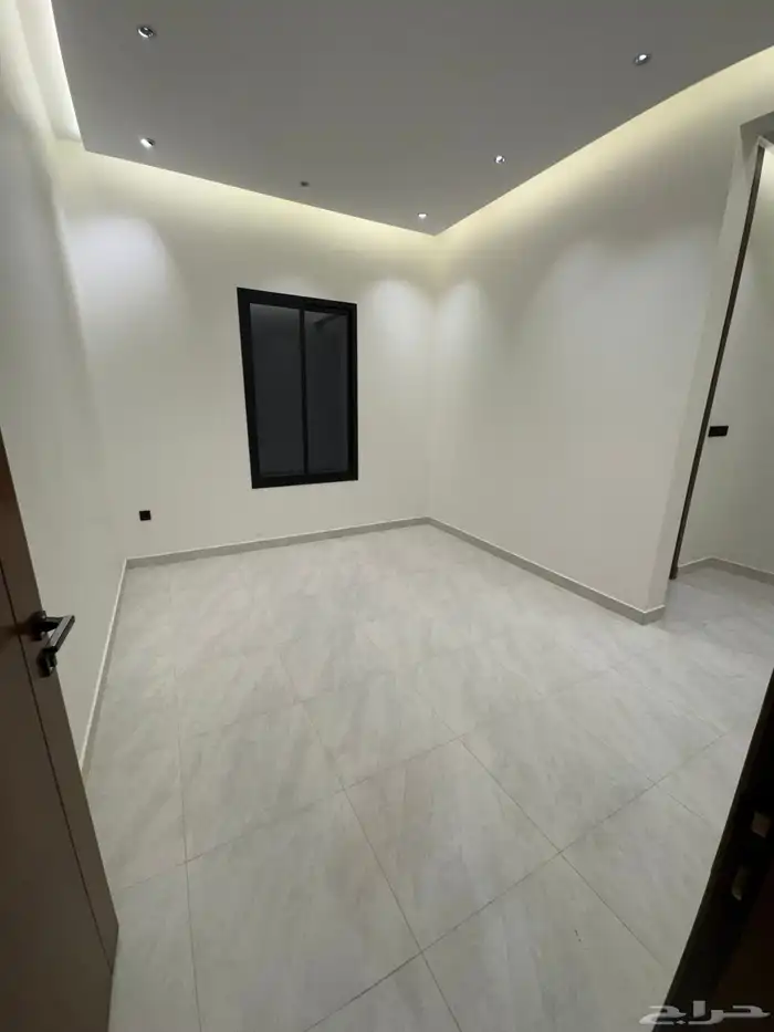 للبيع بالمحاله روف علوي بمدخل سياره تشطيب vip 27