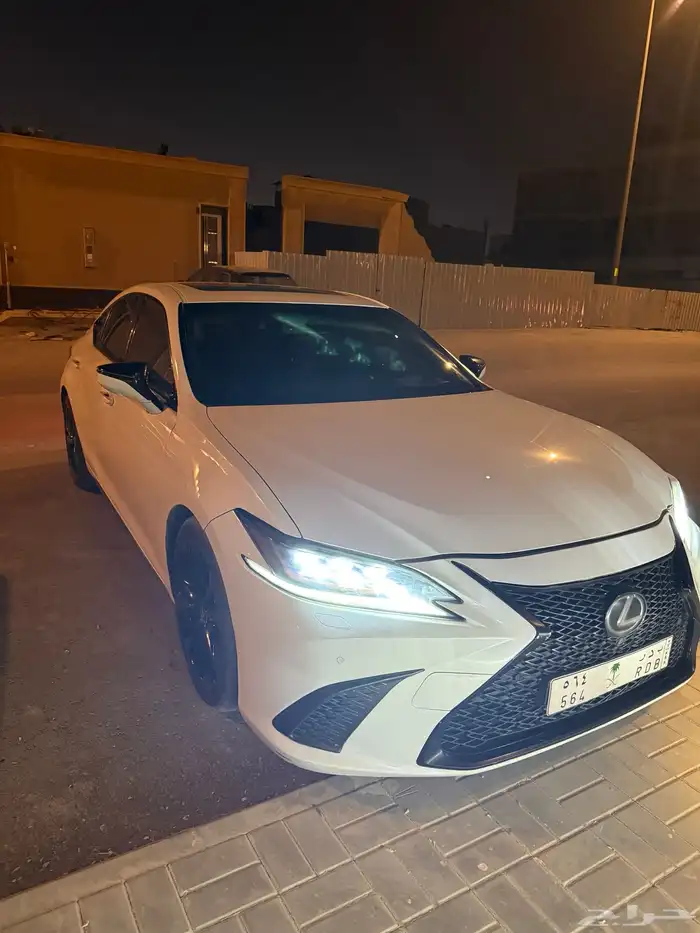 لكزس es سبورت 1