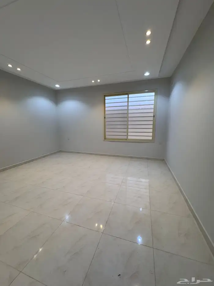 للبيع فيلا مستقله دورين وملحق مساحه كبيره من 840 الف 25