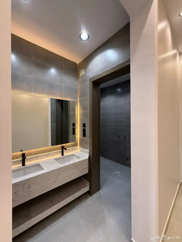 للبيع شقق ارضيه وارواف علويه بأسعار صيدة بموقع مميز بالخميس 15